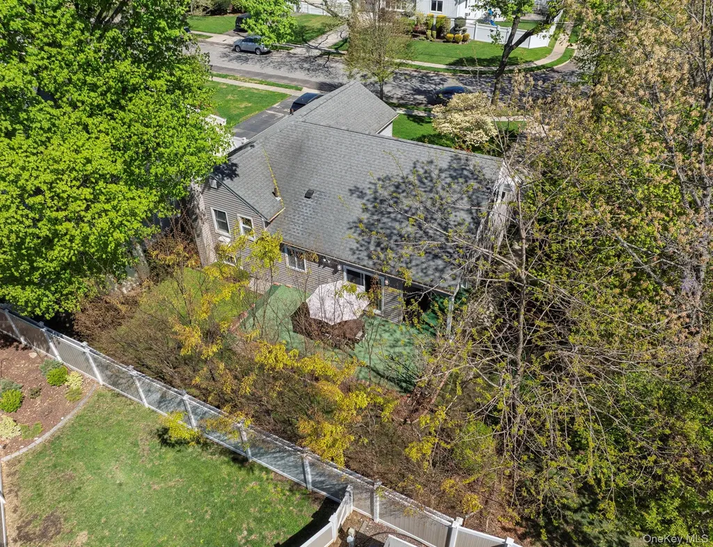 1076 Melissa Lane North Bellmore NY 11710