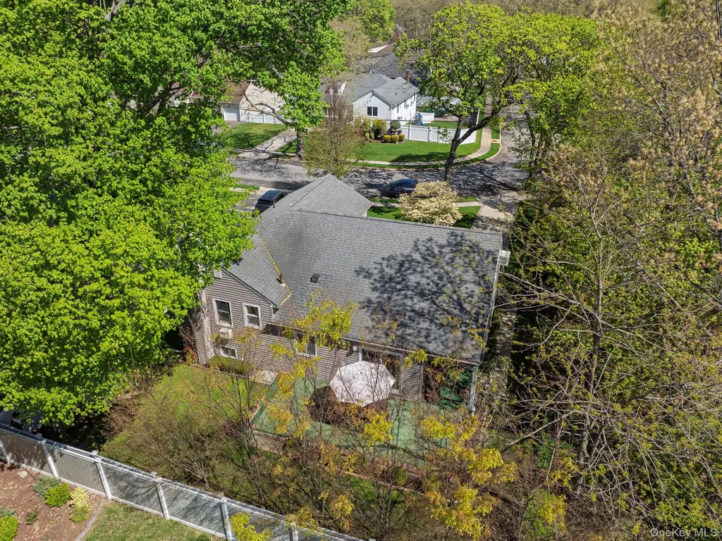 1076 Melissa Lane North Bellmore NY 11710