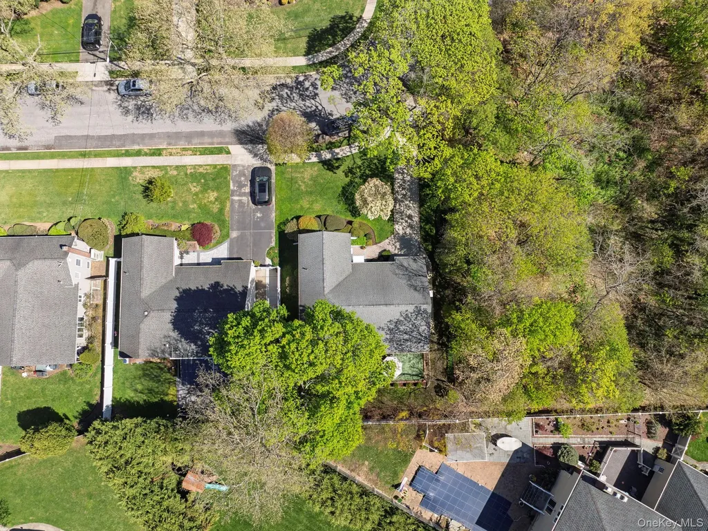 1076 Melissa Lane North Bellmore NY 11710