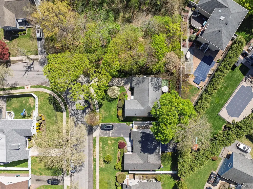 1076 Melissa Lane North Bellmore NY 11710