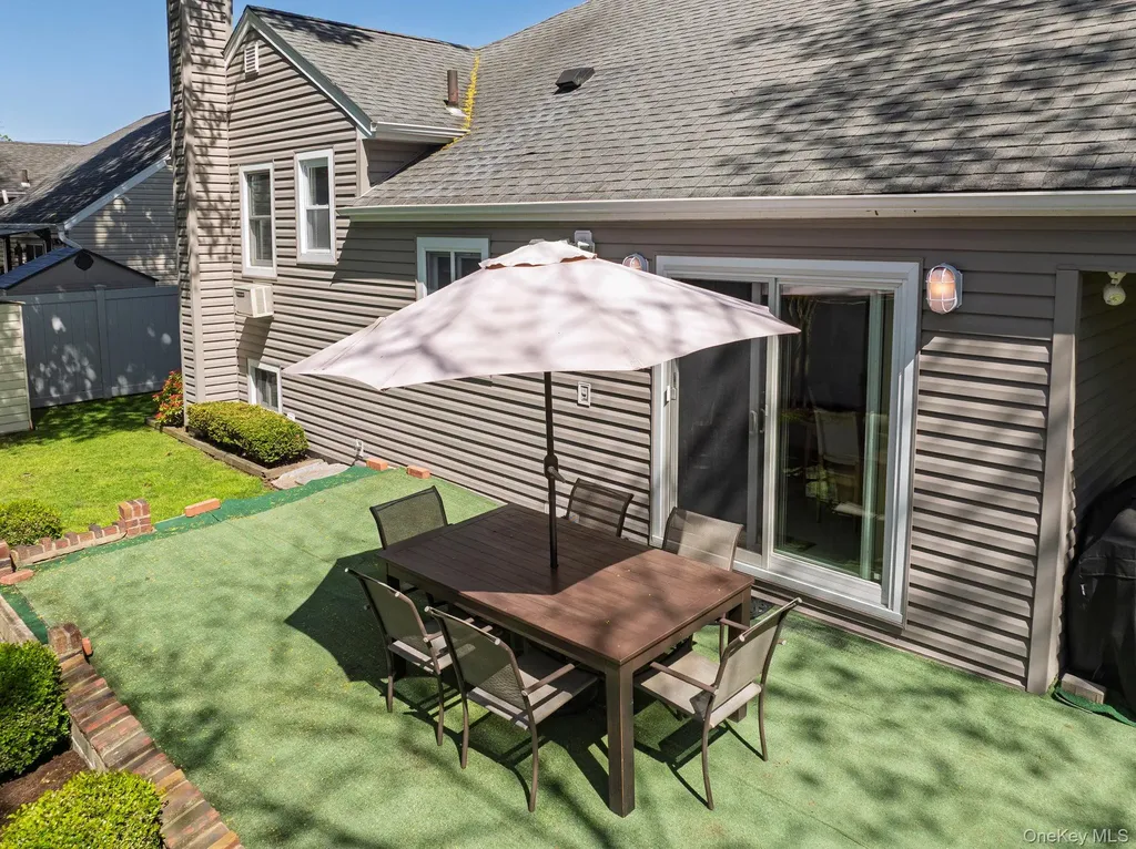 1076 Melissa Lane North Bellmore NY 11710