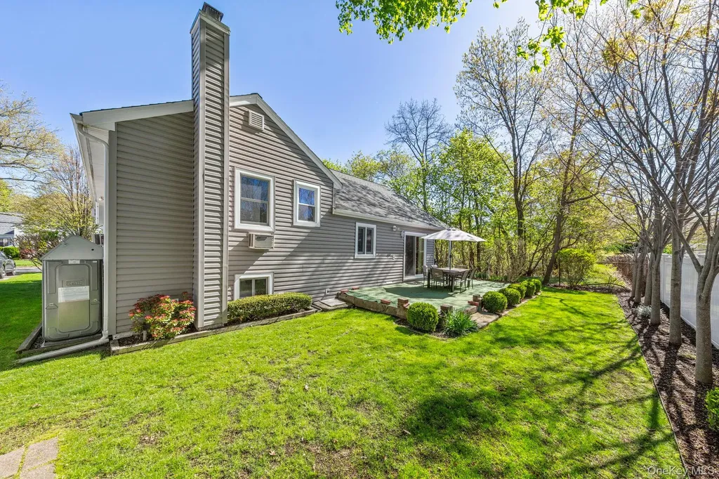 1076 Melissa Lane North Bellmore NY 11710