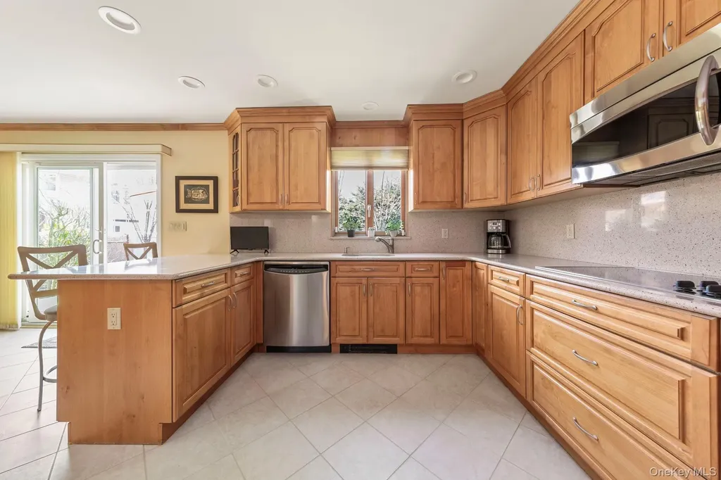 1076 Melissa Lane North Bellmore NY 11710