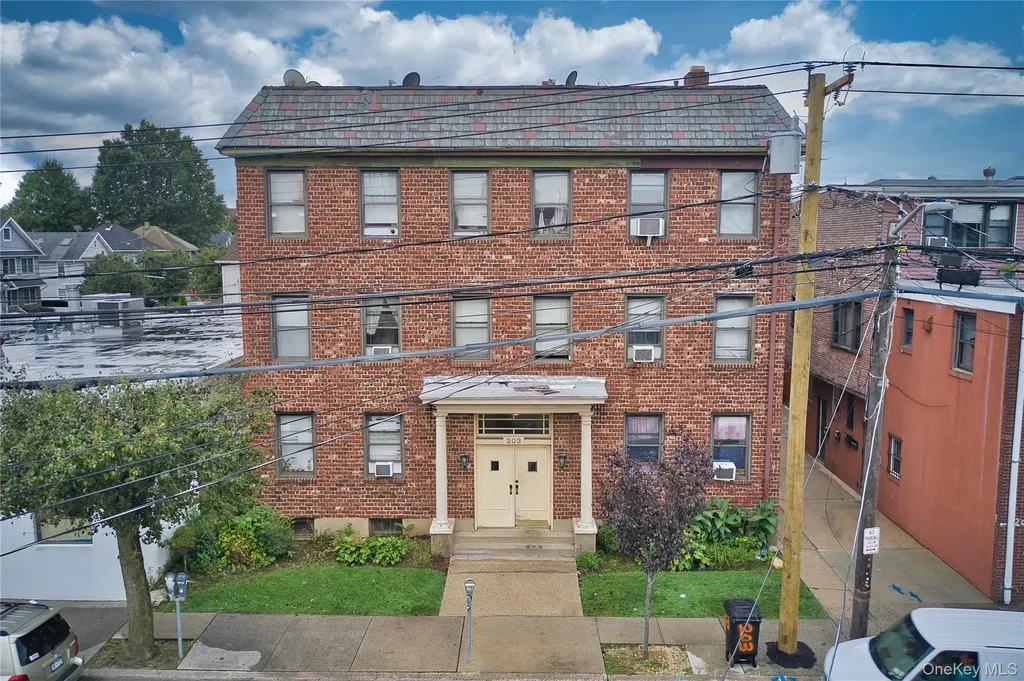 203 Willis Avenue Mineola NY 11501