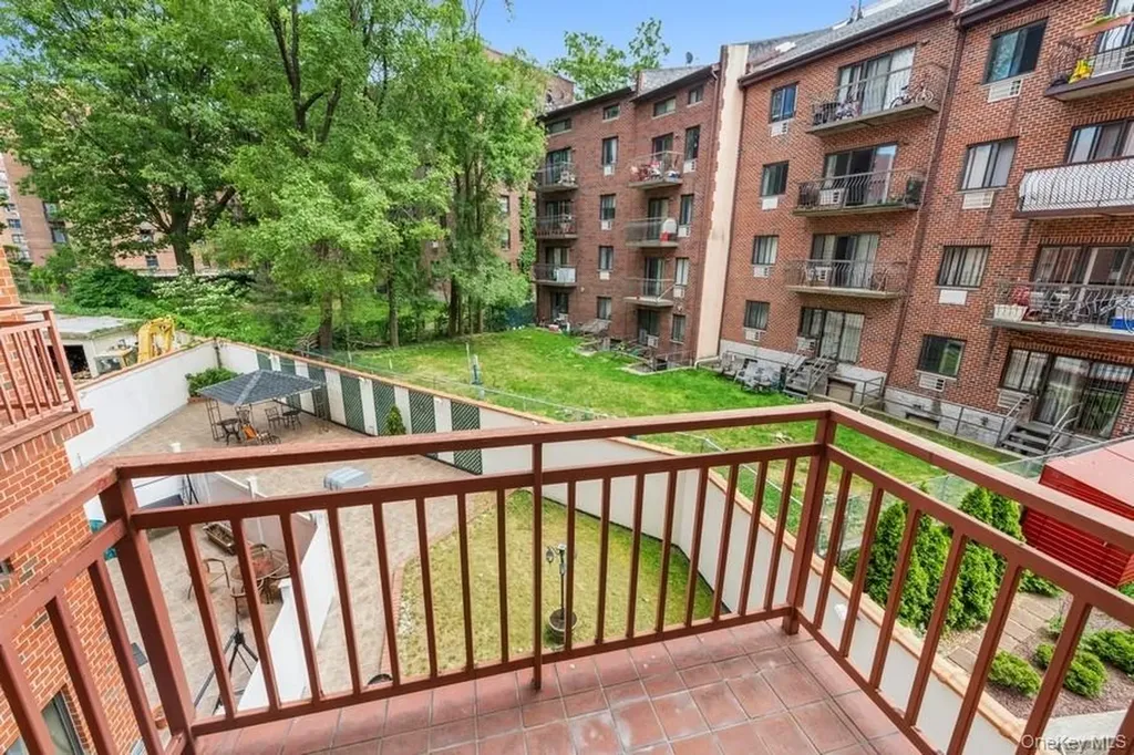 141-16 84th Drive Briarwood NY 11435