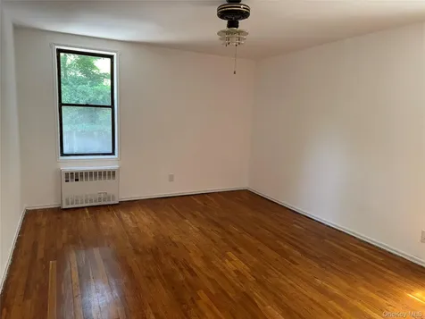678 Warburton Yonkers NY 10701