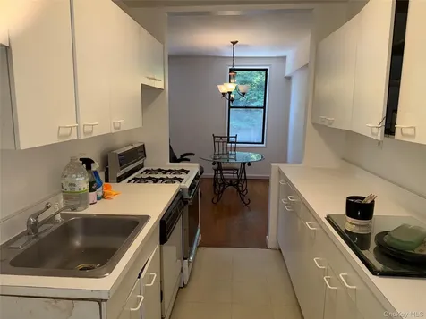 678 Warburton Yonkers NY 10701