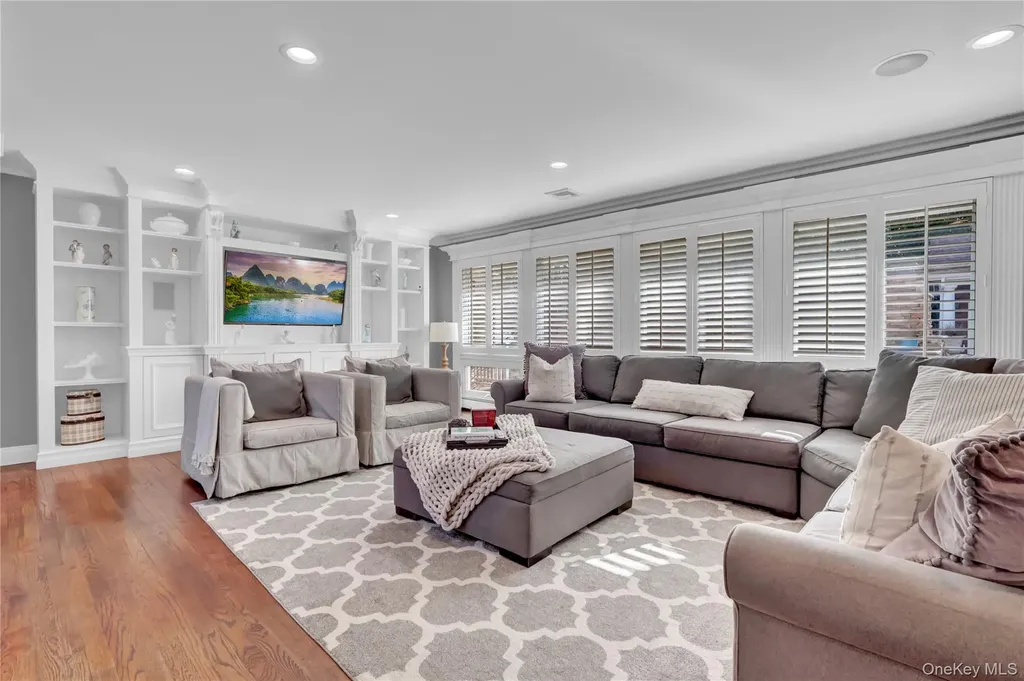 8 White Birch Drive Dix Hills NY 11746