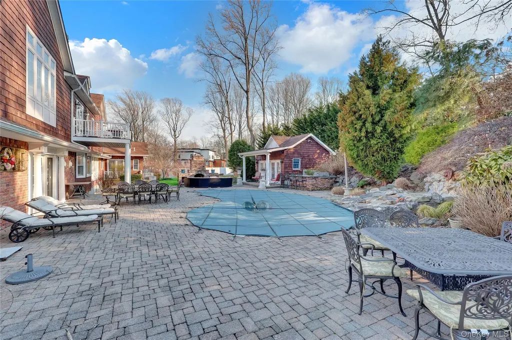 8 White Birch Drive Dix Hills NY 11746