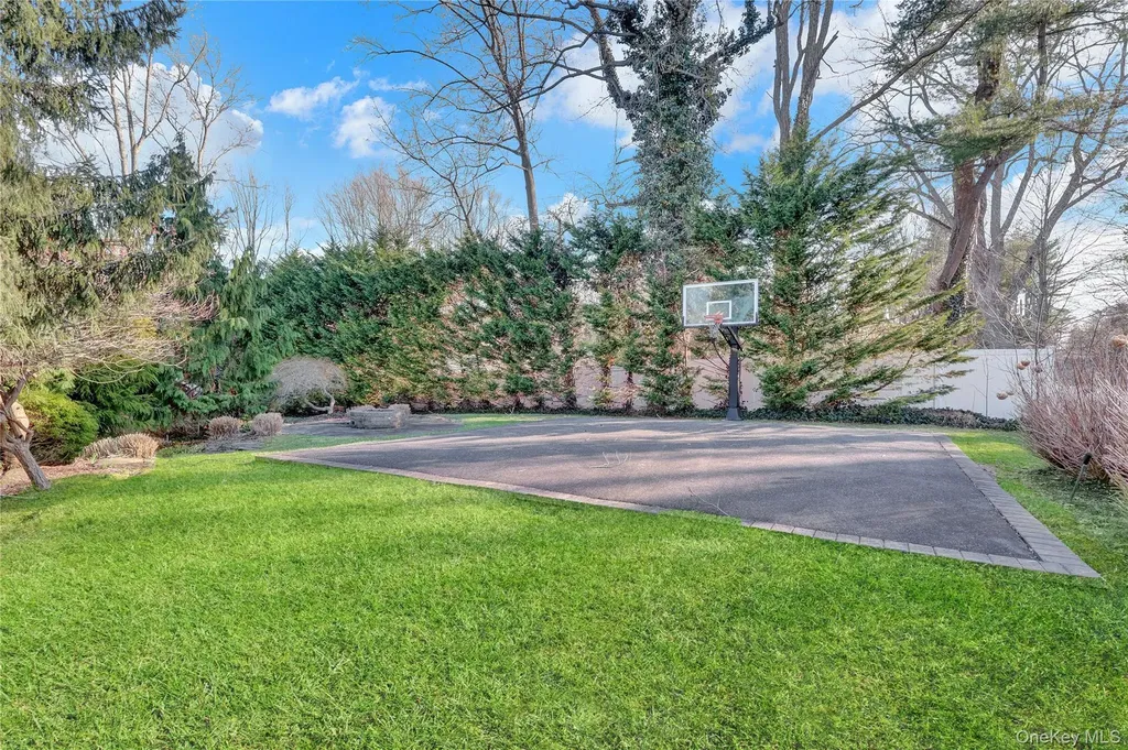 8 White Birch Drive Dix Hills NY 11746