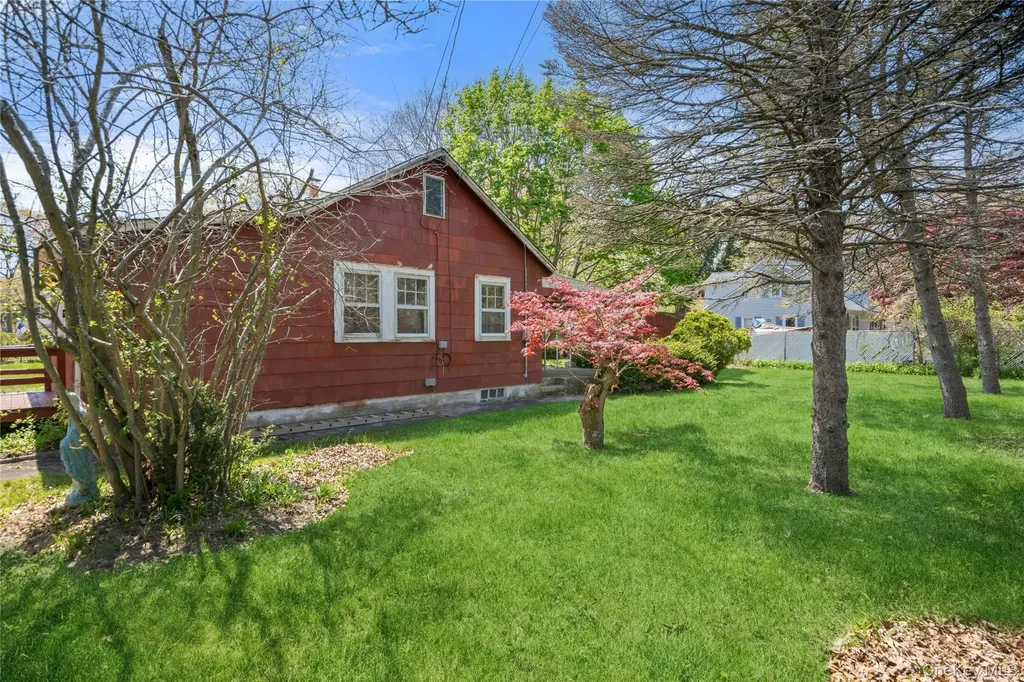 184 Magnolia Drive Mastic Beach NY 11951
