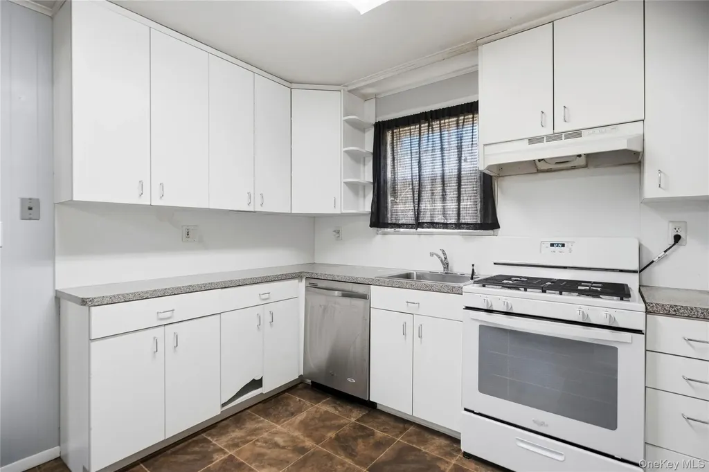 184 Magnolia Drive Mastic Beach NY 11951
