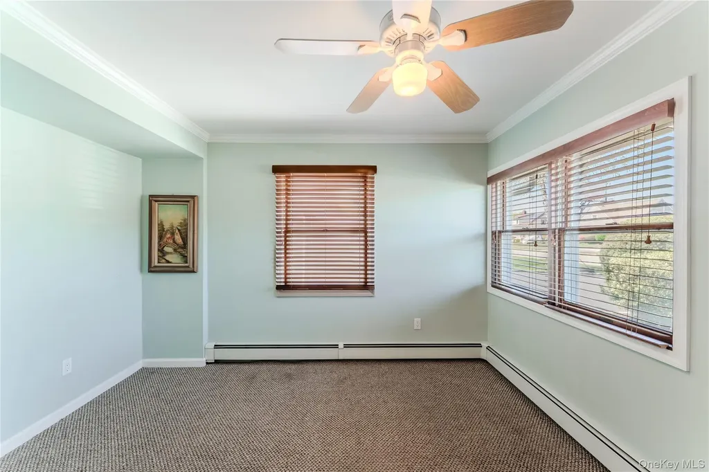 16 Rainbow Lane Levittown NY 11756