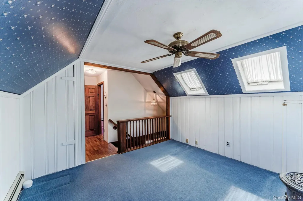 16 Rainbow Lane Levittown NY 11756