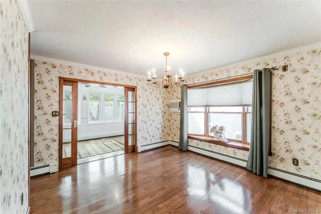 16 Rainbow Lane Levittown NY 11756