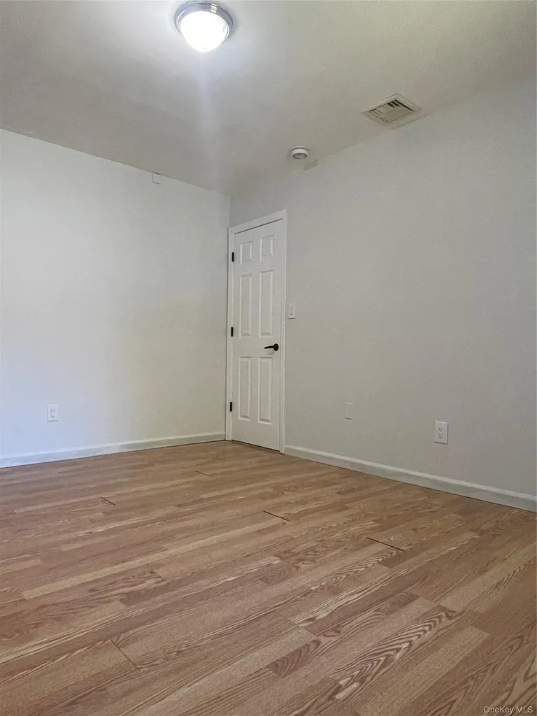 171 Hounslow Road Shirley NY 11967