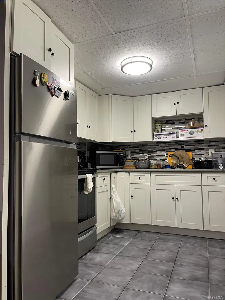 171 Hounslow Road Shirley NY 11967