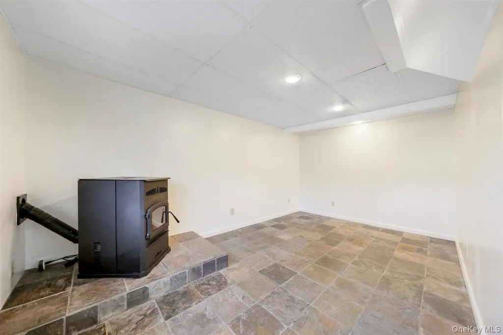 22 Quaker Hill Road Monroe NY 10950