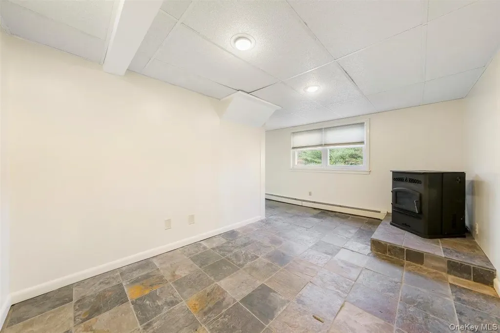 22 Quaker Hill Road Monroe NY 10950