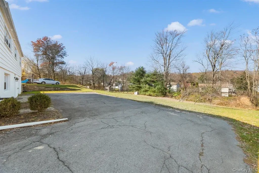 22 Quaker Hill Road Monroe NY 10950