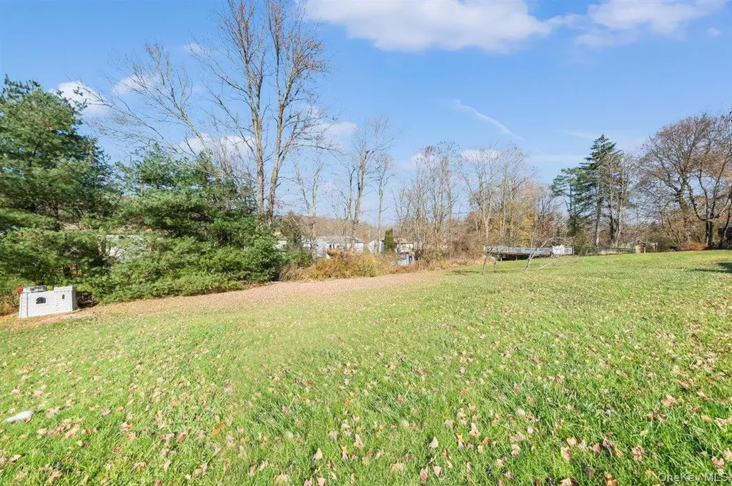 22 Quaker Hill Road Monroe NY 10950