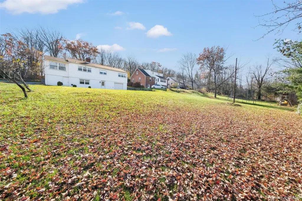 22 Quaker Hill Road Monroe NY 10950