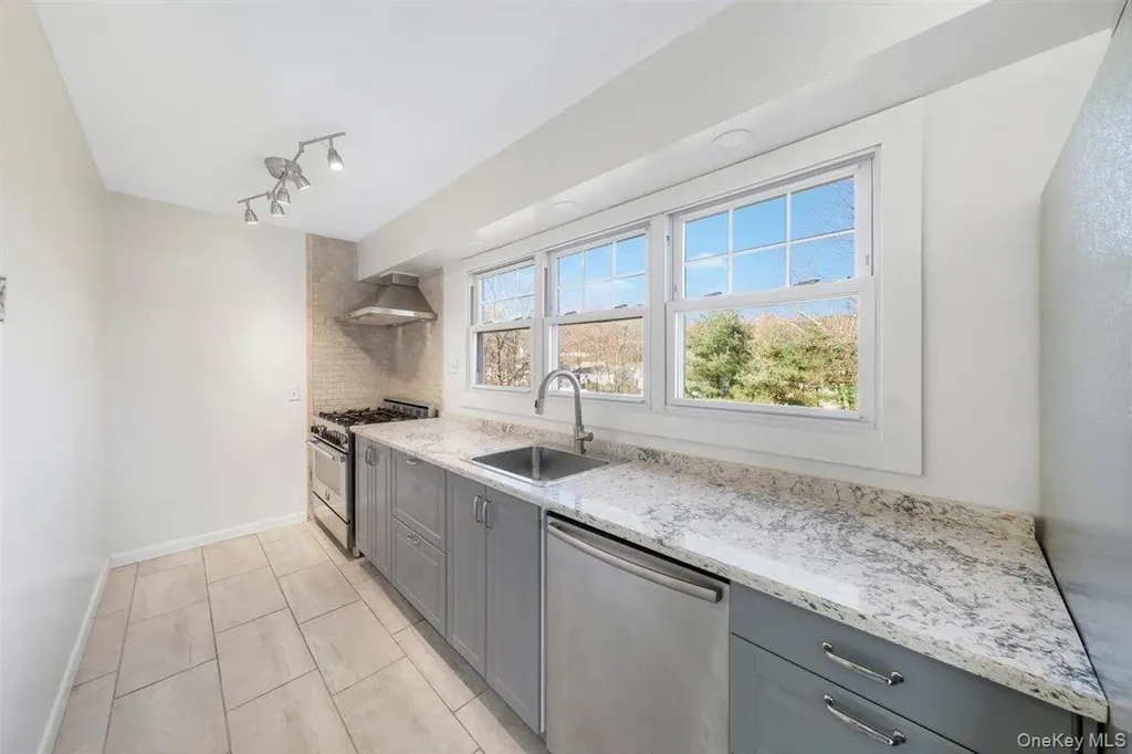 22 Quaker Hill Road Monroe NY 10950