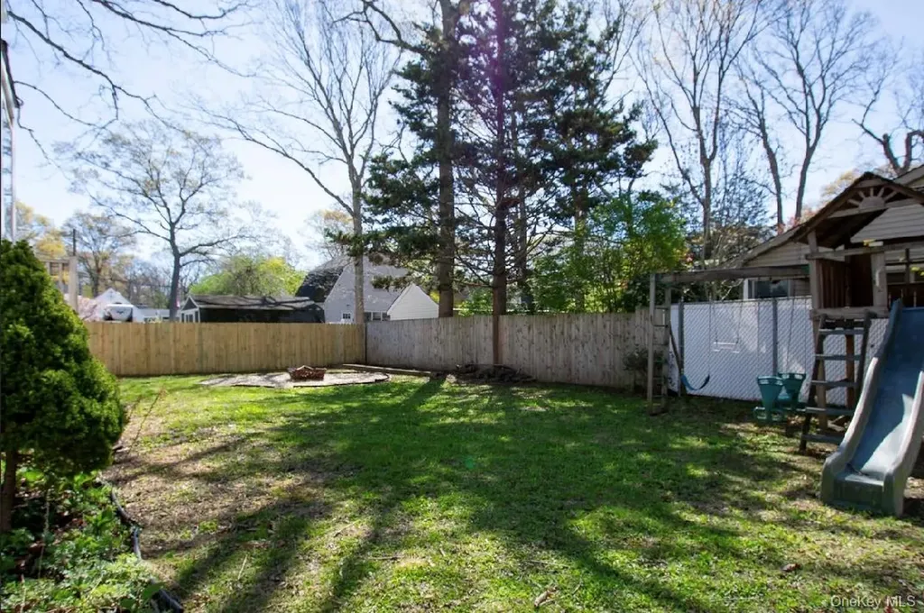 80 Queen Road Mastic Beach NY 11951