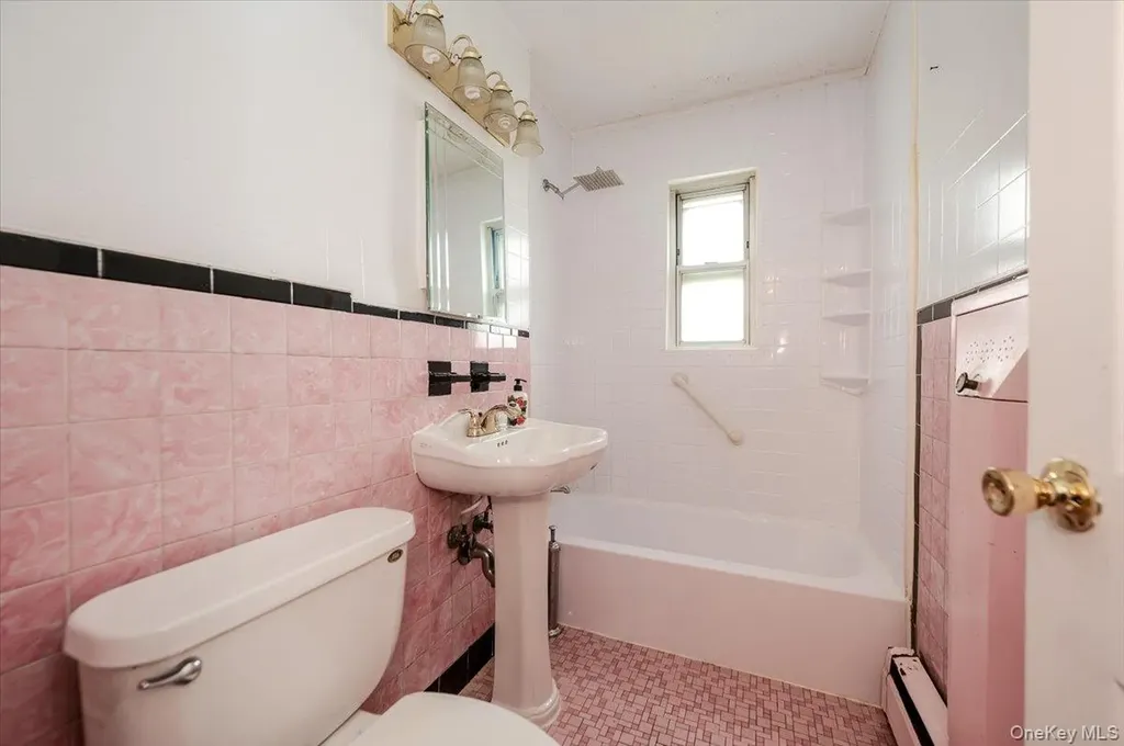 1021A E 229th Street E Bronx NY 10466