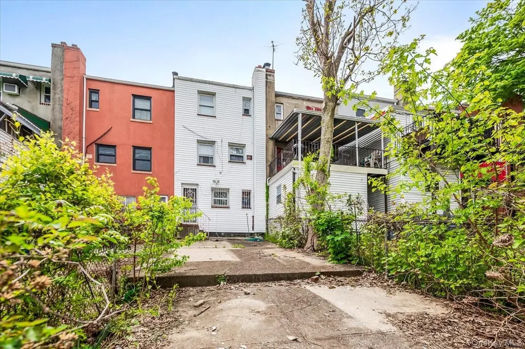 1021A E 229th Street E Bronx NY 10466