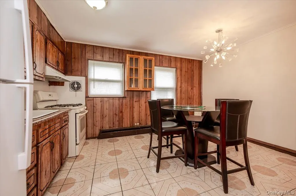 1021A E 229th Street E Bronx NY 10466