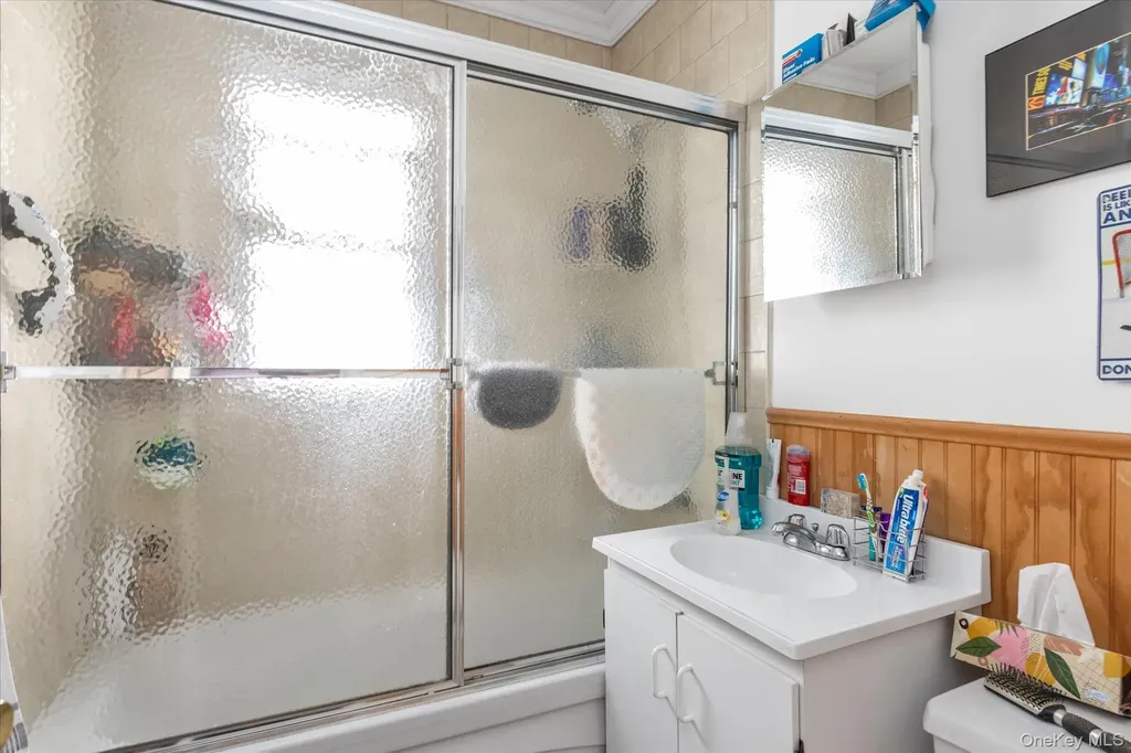 5936 69th Place Maspeth NY 11378