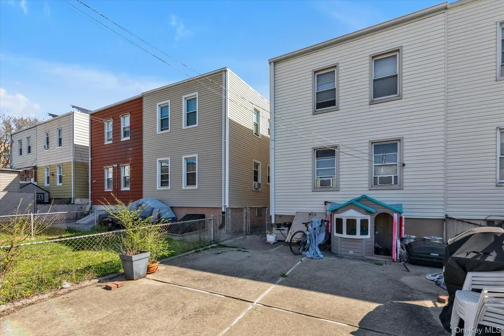 5936 69th Place Maspeth NY 11378
