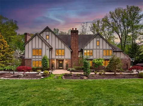4 Abbey Road Orangeburg NY 10962