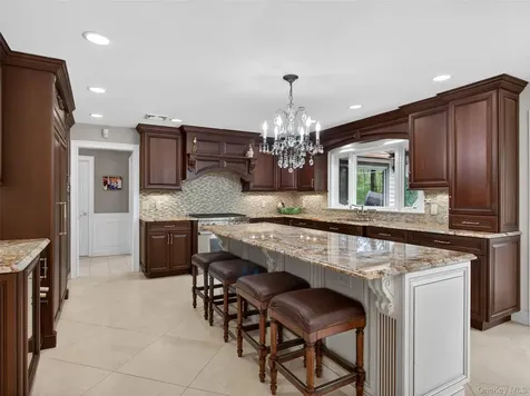 4 Abbey Road Orangeburg NY 10962