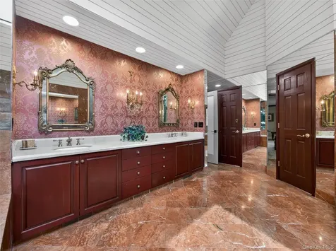 4 Abbey Road Orangeburg NY 10962
