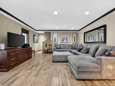 4 Abbey Road Orangeburg NY 10962