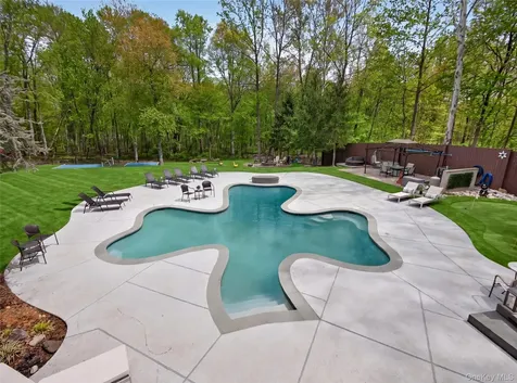 4 Abbey Road Orangeburg NY 10962