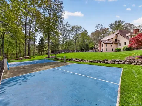 4 Abbey Road Orangeburg NY 10962