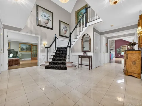 4 Abbey Road Orangeburg NY 10962