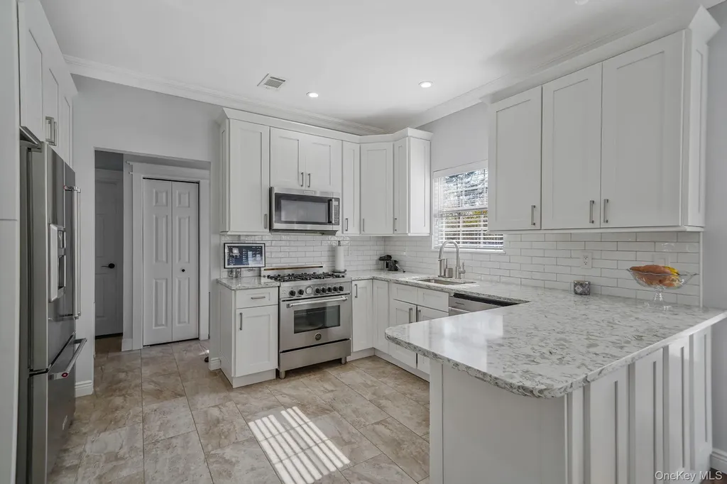 4 Jordan Drive Medford NY 11763