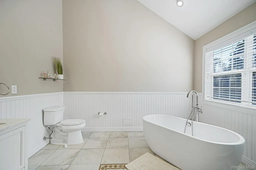 4 Jordan Drive Medford NY 11763