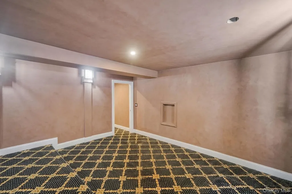4 Jordan Drive Medford NY 11763