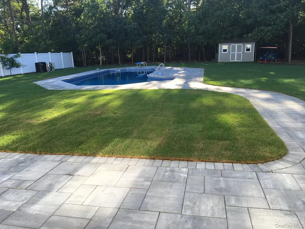 4 Jordan Drive Medford NY 11763