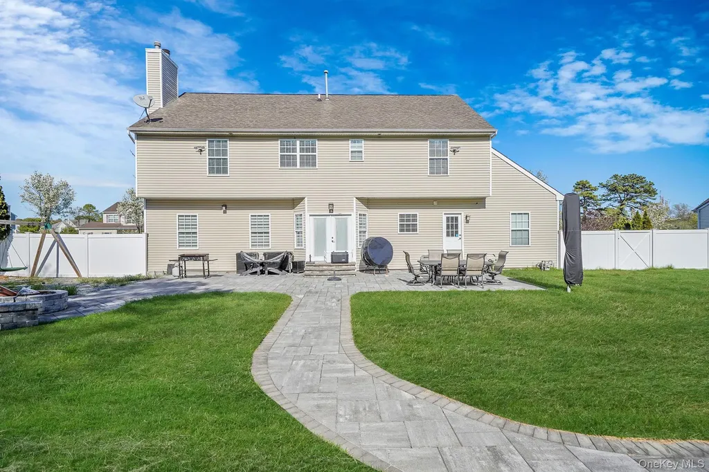 4 Jordan Drive Medford NY 11763
