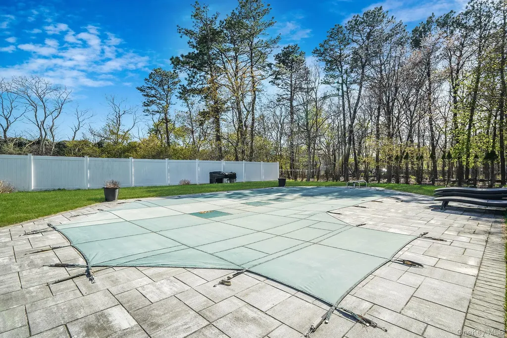 4 Jordan Drive Medford NY 11763