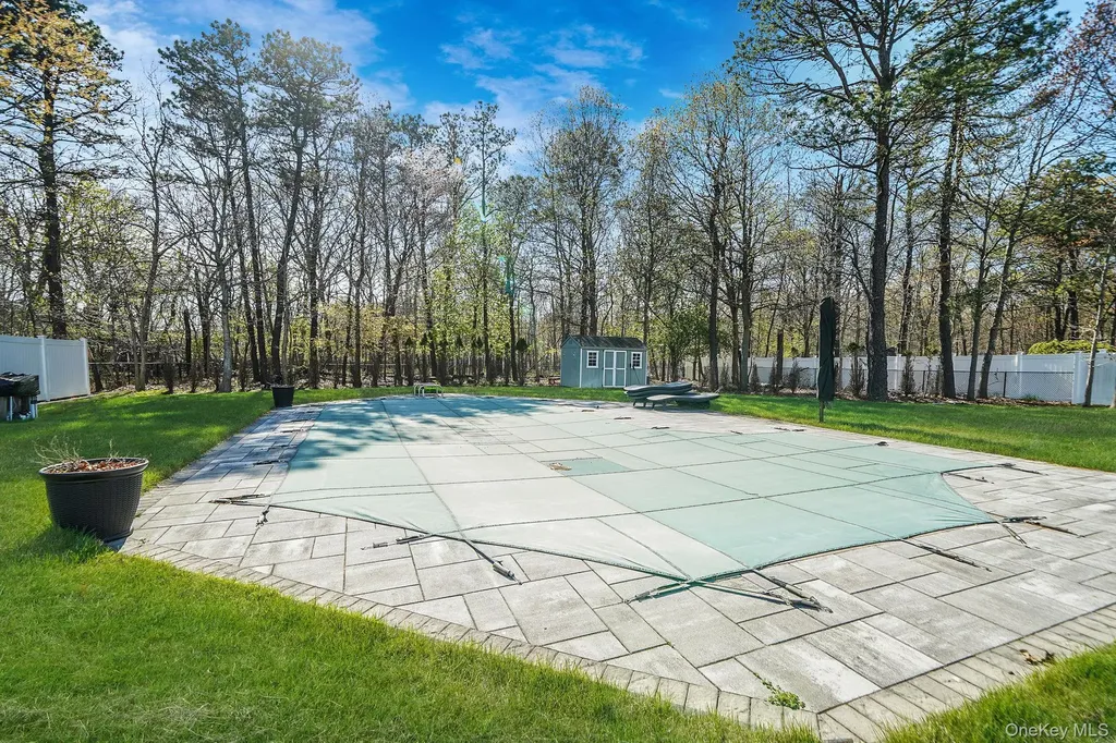 4 Jordan Drive Medford NY 11763