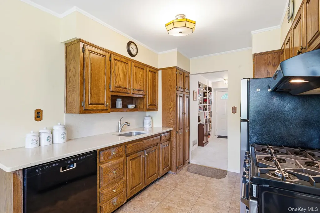 15 Frost Lane Greenlawn NY 11740