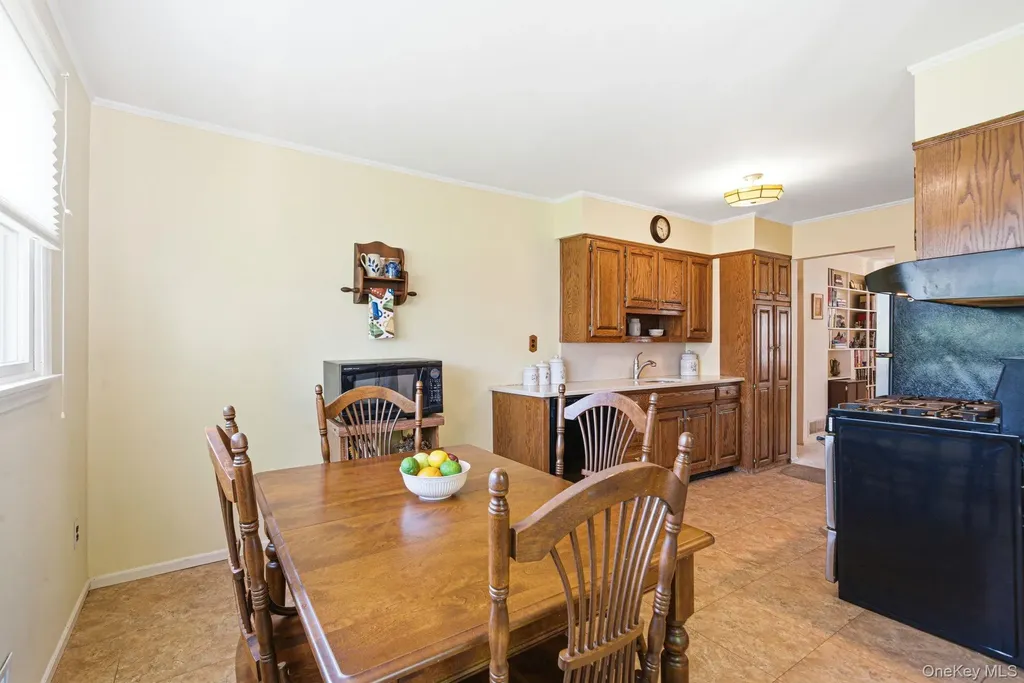 15 Frost Lane Greenlawn NY 11740