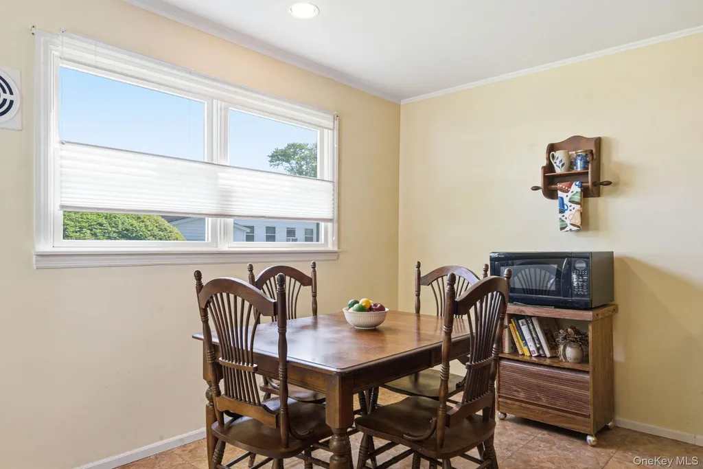 15 Frost Lane Greenlawn NY 11740